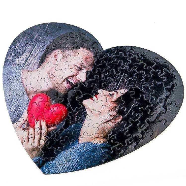 Rompecabezas-Corazon-25.5-cm-x-19.5-cm-240-Piezas.jpg Rompecabezas de cartón con forma de corazón