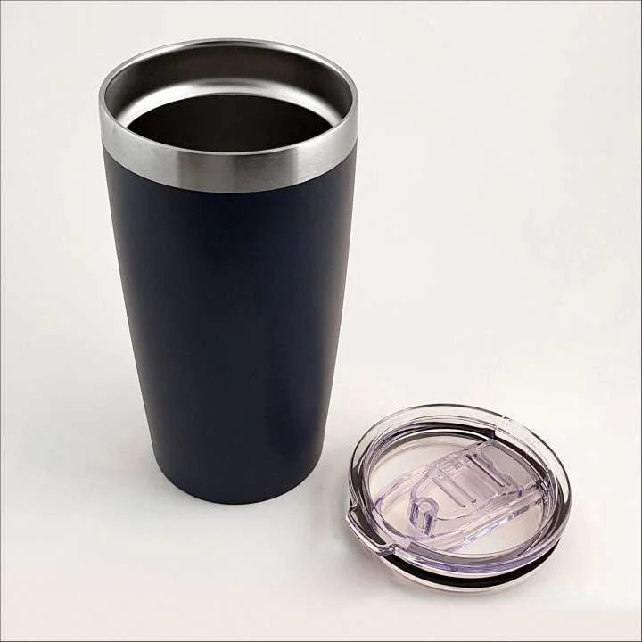 vaso térmico, Yeti, 20oz, acero inoxidable, doble pared, duradero, elegante, mantenimiento de temperatura, tapa hermética, cierre de rosca, fácil de limpiar, café, bebidas frías, bebidas calientes, portátil, diseño resistente, resistente a fugas, compañero de viaje. Vaso térmico tipo Yeti de 20oz Acero inoxidable - Soluciones Shop® (2)