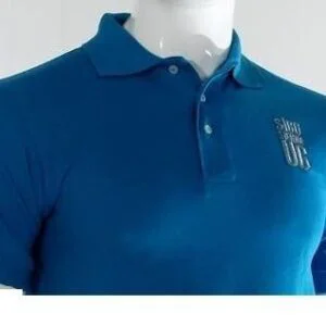 Camisa tipo polo con logo de tu negocio bordado