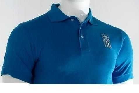 Camisa tipo polo con logo de tu negocio bordado