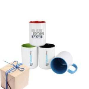 Taza con fondo de color sublimada de 15oz diseño impreso a tu gusto