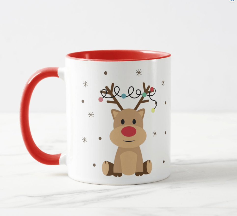 Taza Personalizada con Fondo de Color Rojo: Diseño Alce Rodolfo