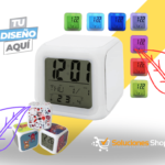 Reloj Electrónico Personalizado con Luz LED y 3 Fotos
