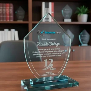 Trofeo de Vidrio Transparente (20 cm) con Grabado Láser de Alta Calidad | Incluye empaque