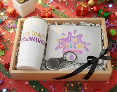 Kit Navideño Oficina Personalizado – Vaso Térmico Sublimado + Mouse Pad + Llavero Acero en Caja Lista para Regalo