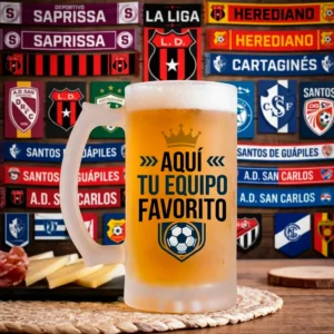 Jarra cervecera de vidrio pavonado personalizada con escudo de equipo de fútbol de Costa Rica